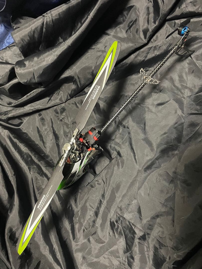 ラジコンヘリ　E160 M03 F1