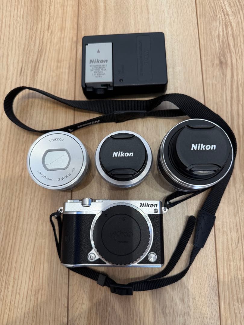 Nikon1 J5 ダブルレンズキット 単焦点レンズ付