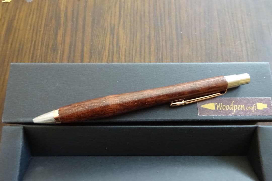 ウッドペンクラフト　P01 ボールペン　インドローズウッドオーロラ杢