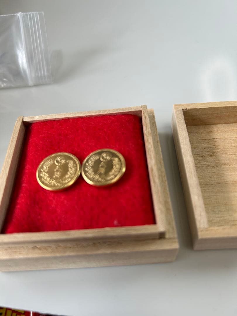 K*n様 大日本5円　明治30年１枚　明治36年１枚の計2枚 木箱入の金貨
