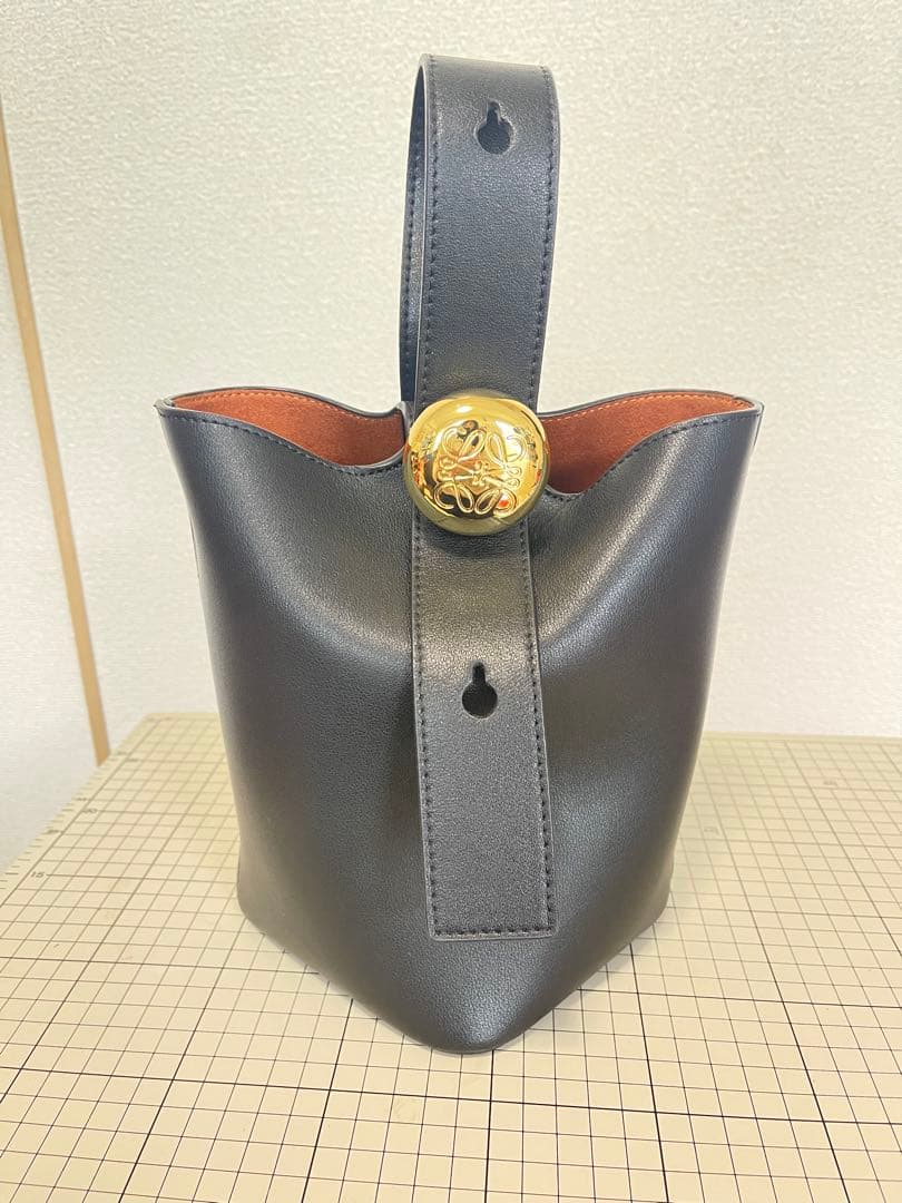 レザー バケツ型 ショルダーバッグ 黒 バケツバッグ ペブル ハンドバッグ