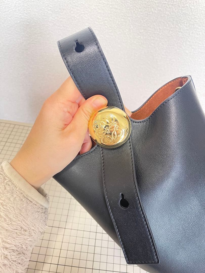 レザー バケツ型 ショルダーバッグ 黒 バケツバッグ ペブル ハンドバッグ