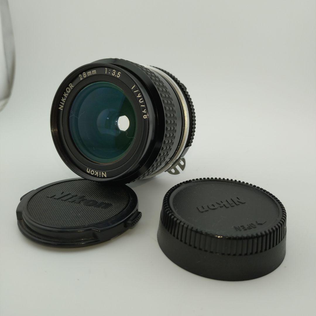 Nikon Nikkor 28mm f/3.5 レンズ
