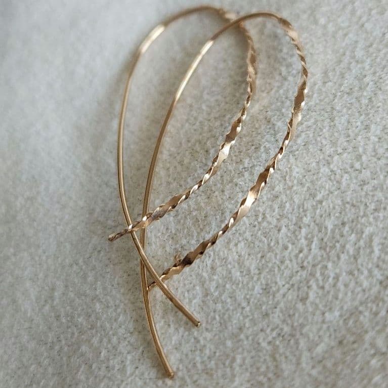 ツイスト♡【ジュエルクローゼット】K10ゴールド フックピアス☆アガット 好きも