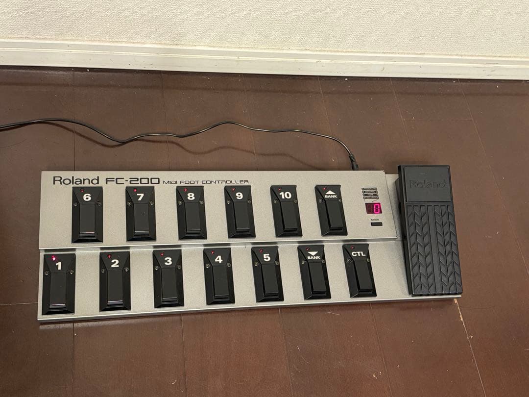 ギター ROLAND FC-200 MIDI FOOT CONTROLLER