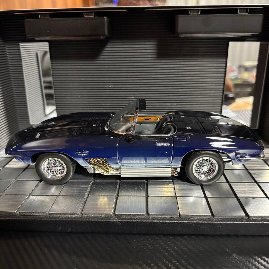 絶版未展示品 オートアート 1/18 コルベットMako Shark 1961