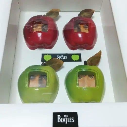ビートルズ ！ジョン・ポール・ジョージ・リンゴ♣東芝音楽工業ビートルズ壁掛りんご