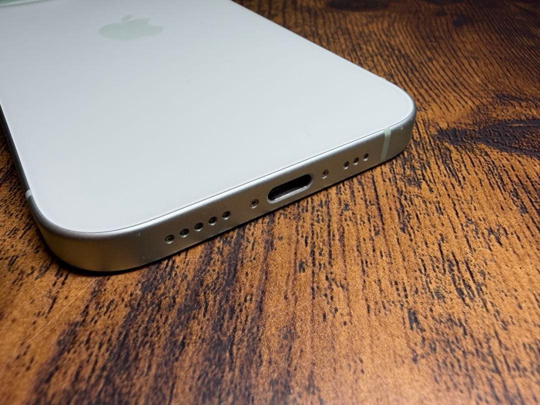 【美品】iPhone15 256GB SIMフリー