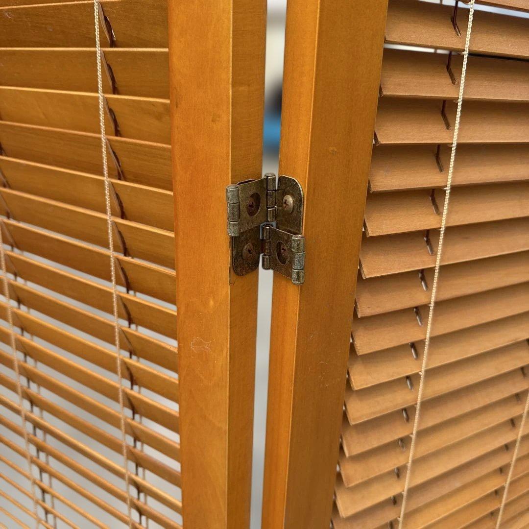 ナチュラルウッド三つ折りパーテーション　明るさ調整可能