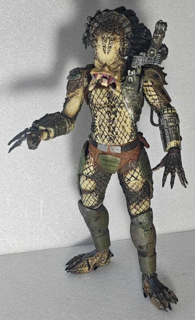Neca プレデターズ 7インチ アクションフィギュア クラシック・プレデター