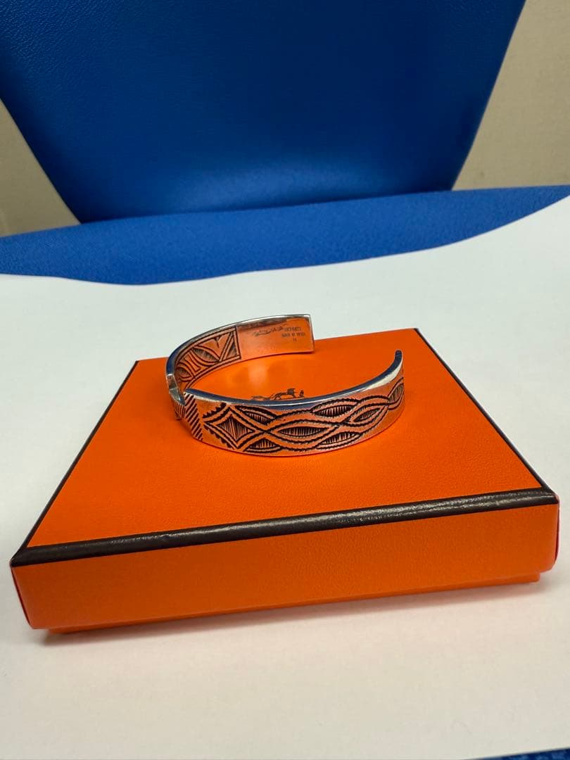 サム君HERMESTouaregトゥアレグ タコルテ バングルT4 美中古