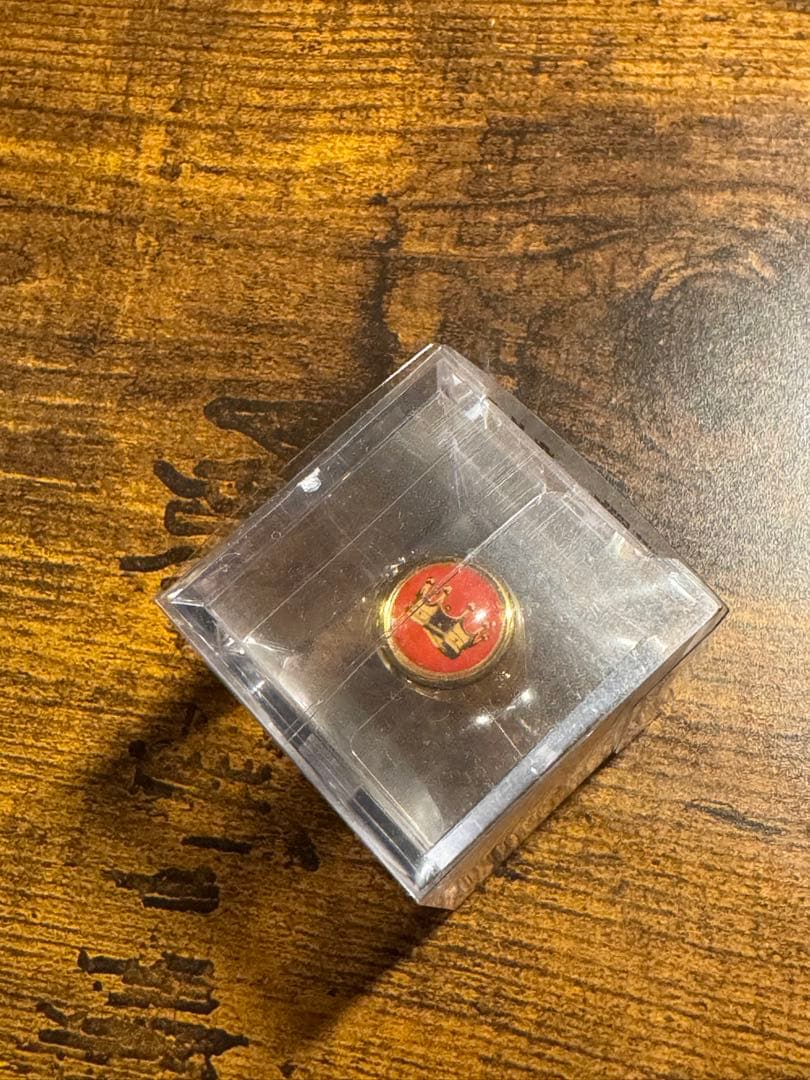 「POINTLESS JOURNEY」トイリング／クラウンレッド