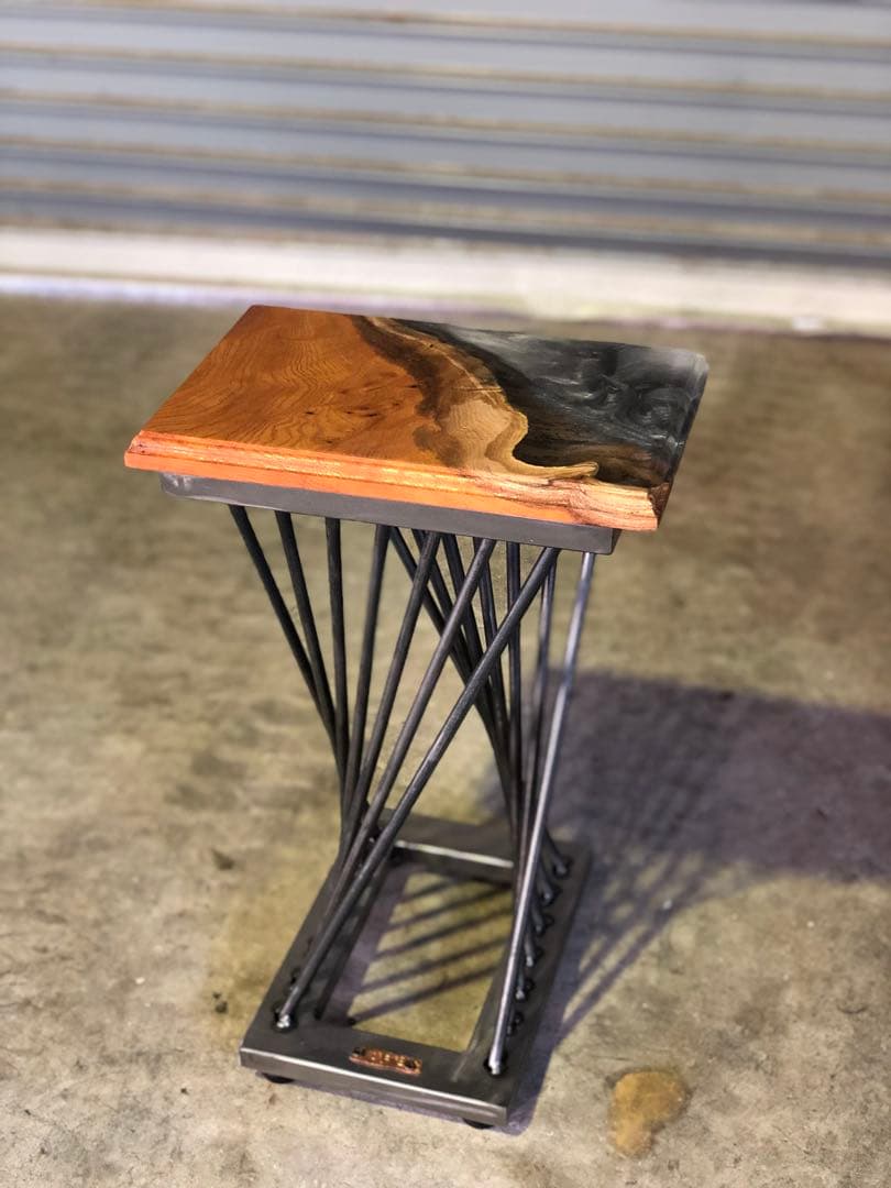 レジンサイドテーブル