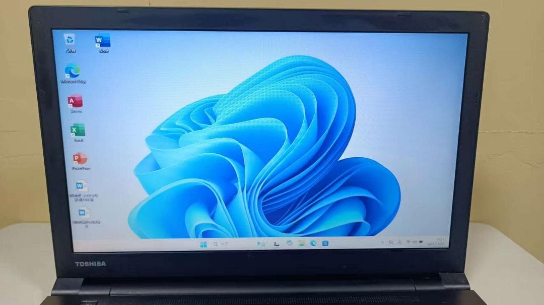 ノートパソコンTOSHIBA第五世代Core i7 SSD256Gメモリ8G