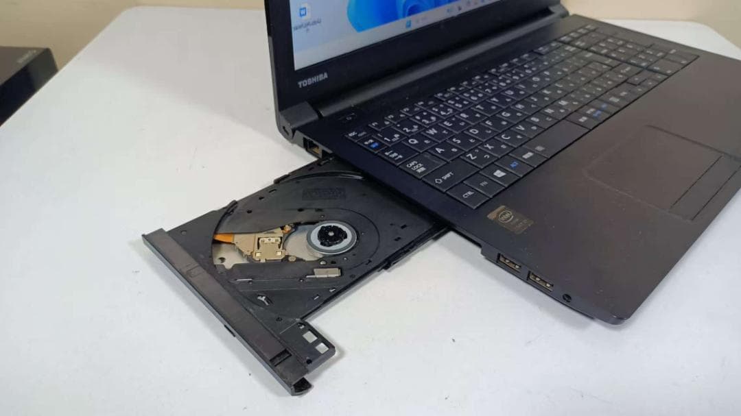 ノートパソコンTOSHIBA第五世代Core i7 SSD256Gメモリ8G