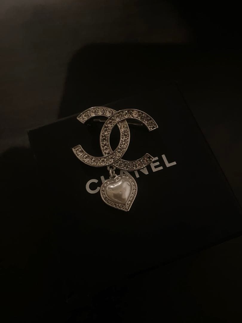 CHANEL ブローチ　ハート