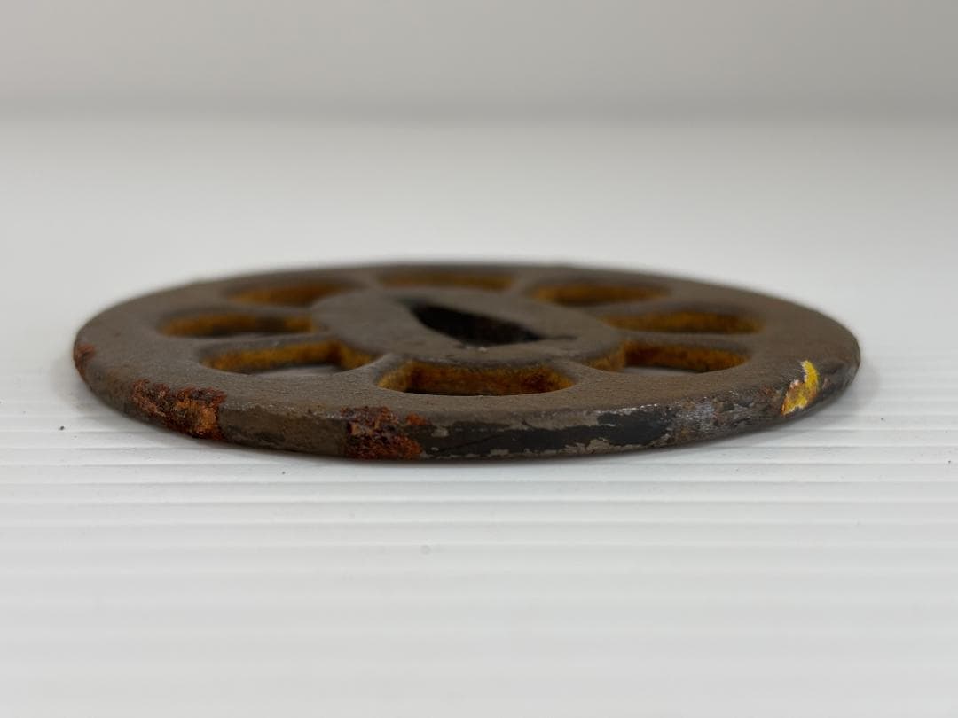 鍔(つば）　鉄製　越前住記内　日本刀 　鶴　江戸　アンティーク