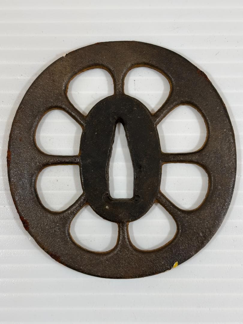 鍔(つば）　鉄製　越前住記内　日本刀 　鶴　江戸　アンティーク