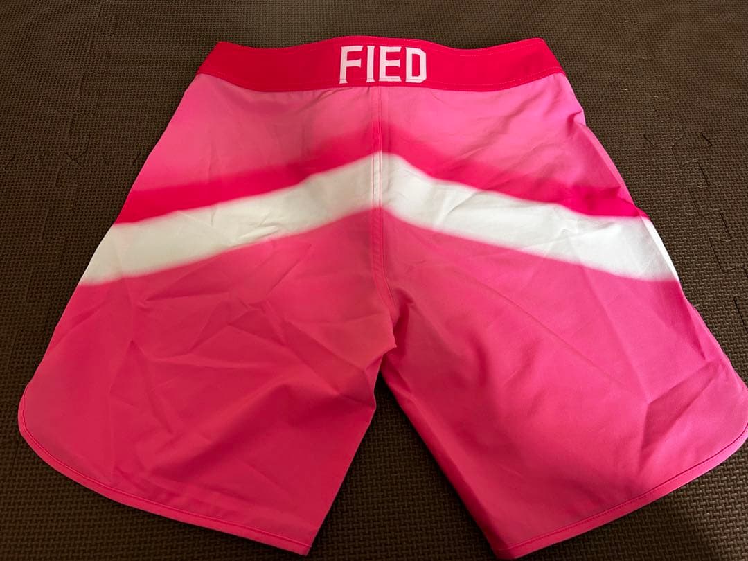 イム　ポーキョン　FIED ピンク ストライプ 水着 28インチ