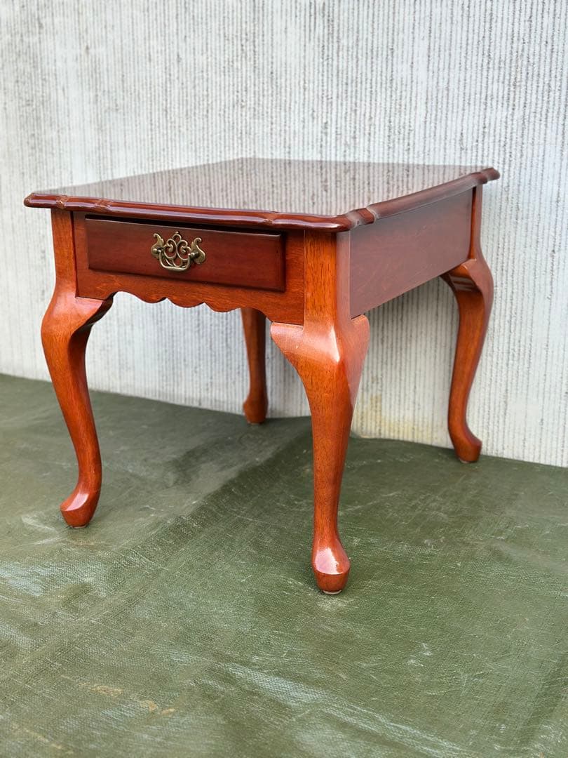 【サイドテーブル】木製　猫足　収納　花台　飾り台　インテリア　綺麗です◎