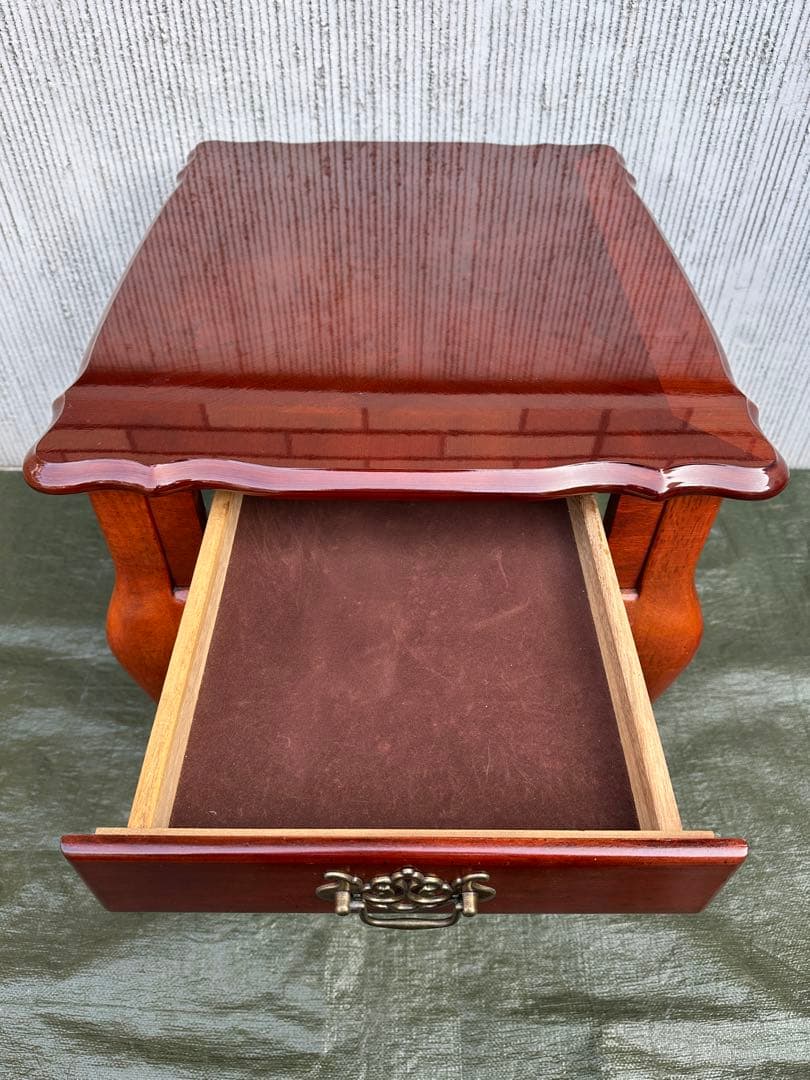 【サイドテーブル】木製　猫足　収納　花台　飾り台　インテリア　綺麗です◎