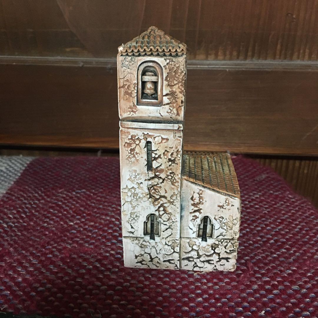 ゴーハウス　陶器製教会ミニチュア置物