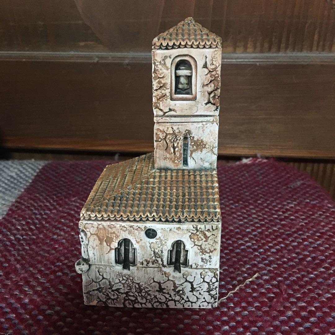 ゴーハウス　陶器製教会ミニチュア置物