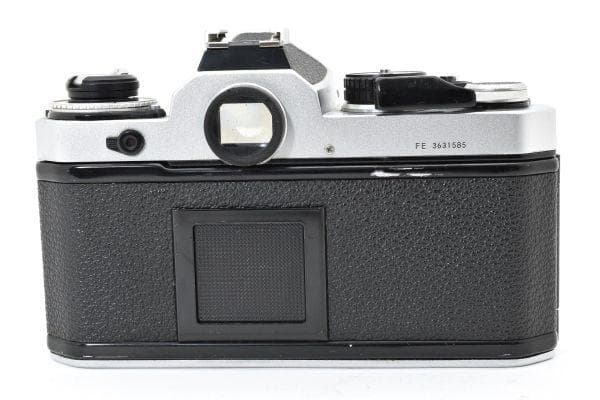 Nikon FE 35mm SLR フィルムカメラ ボディ #462