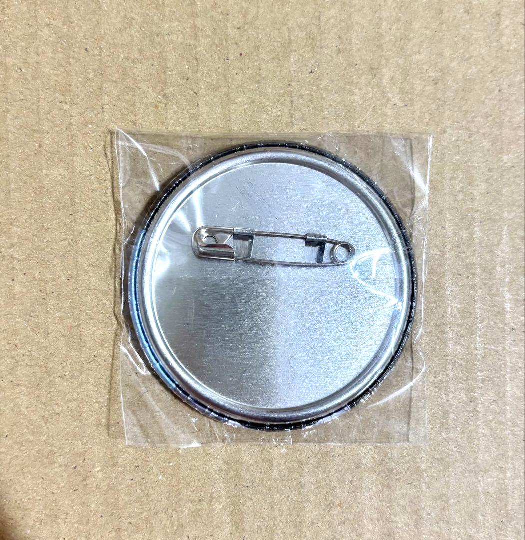 進撃の巨人　リヴァイ　缶バッジ　巨人中学校