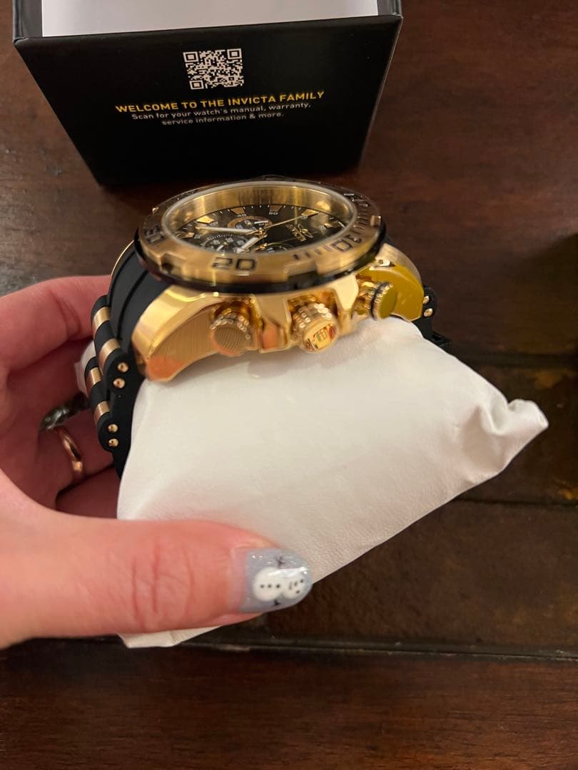 Invicta Pro Diverメンズ クォーツ 腕時計 ゴールド/ブラック