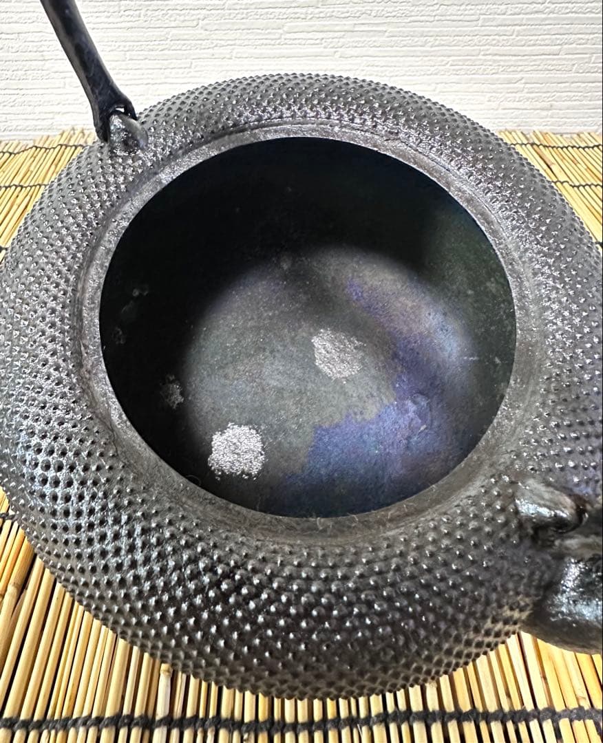 ほぼ未使用品 南部虎山工房造 １５型 姥口アラレ　南部鉄瓶　南部鉄器　鉄瓶