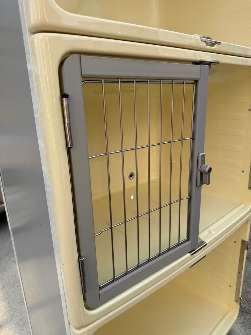 【直接引取り限定・さいたま市】 ボンビ ニューペットマンション 3段 鍵付き