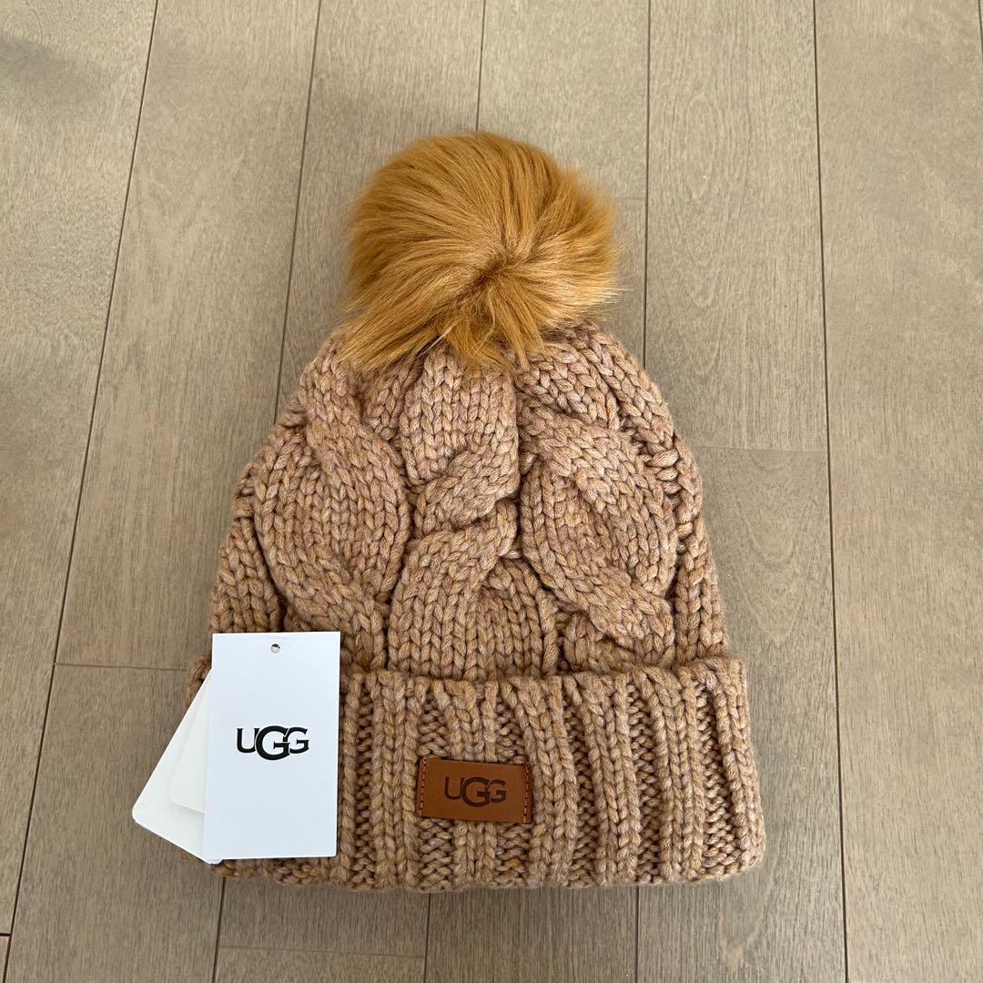 UGG ケーブル編み　ニット帽