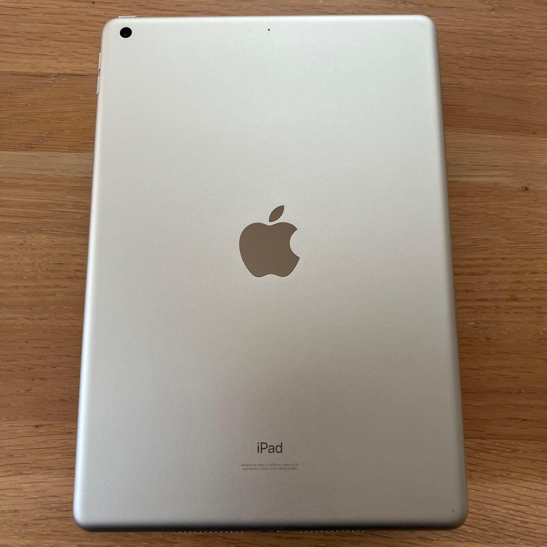 Apple iPad (第8世代) 32GB シルバー A2270