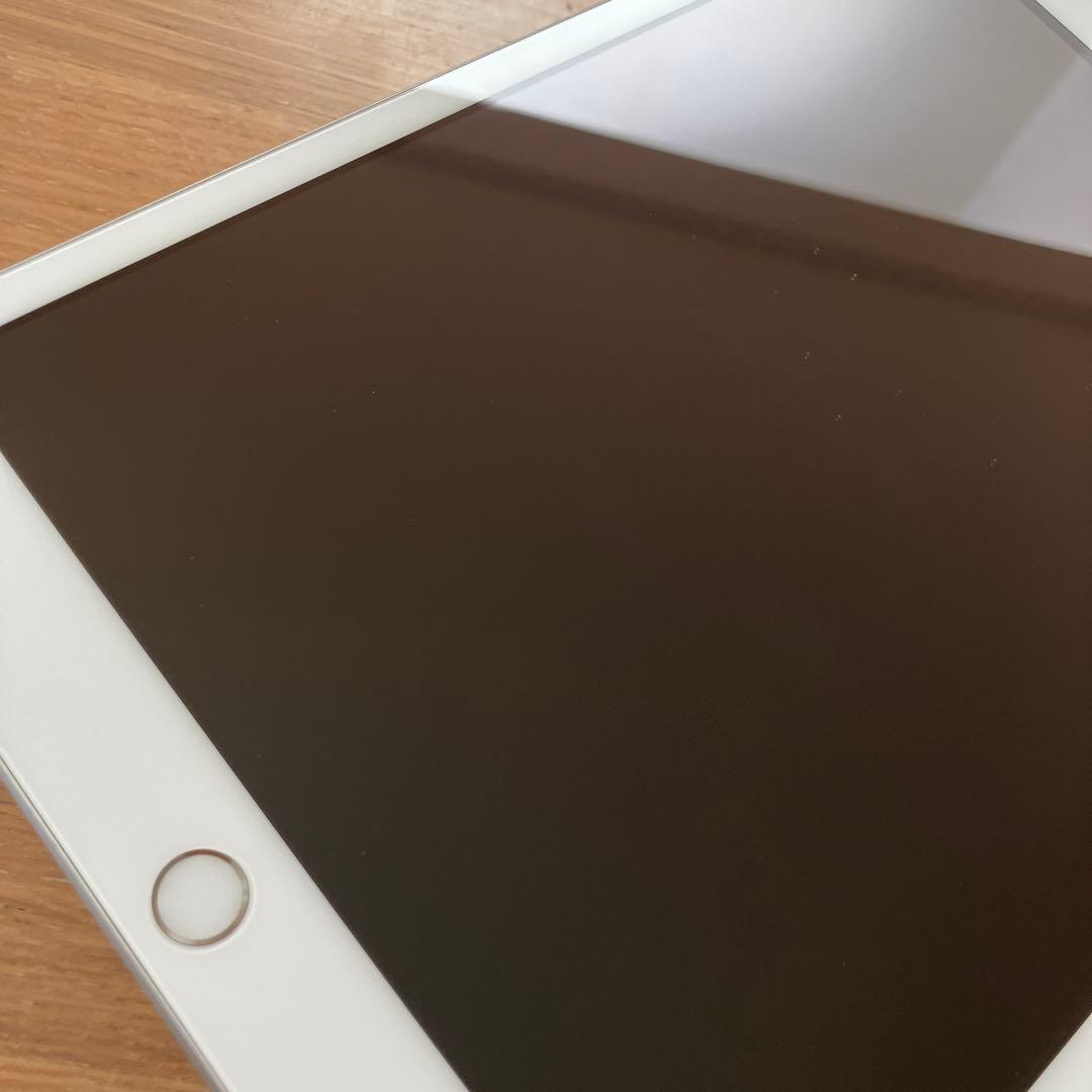 Apple iPad (第8世代) 32GB シルバー A2270