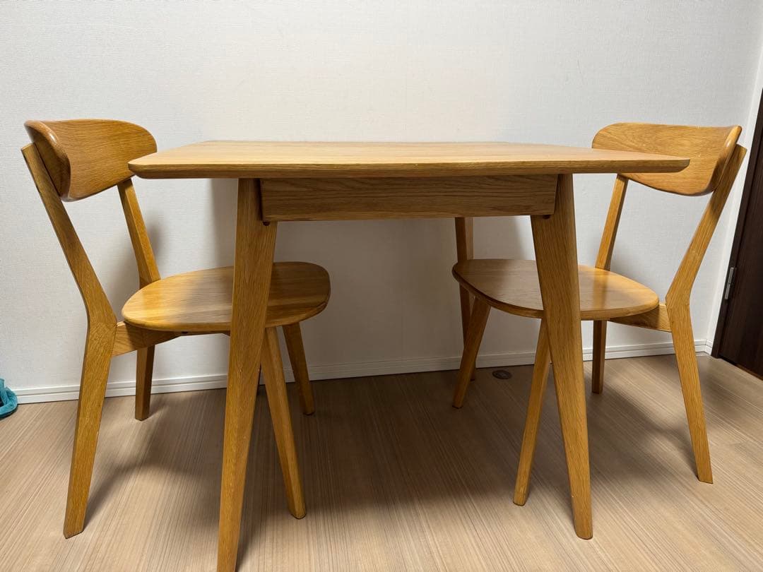 リセノ　ダイニングテーブル