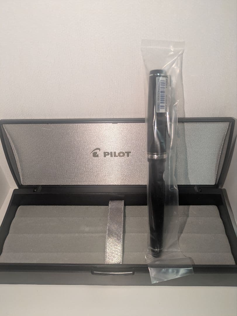 ず*5様 【新品】PILOT 万年筆 エラボー ソフト中字 FE18SR-B-S