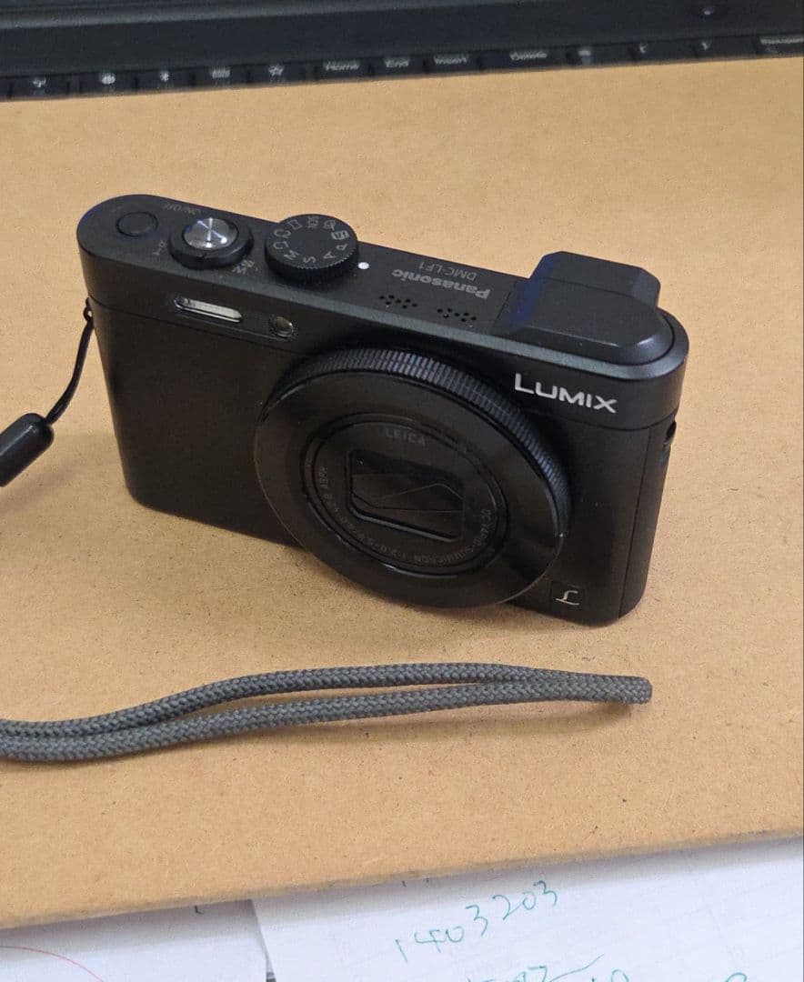 パナソニック LUMIX DMC-LF1