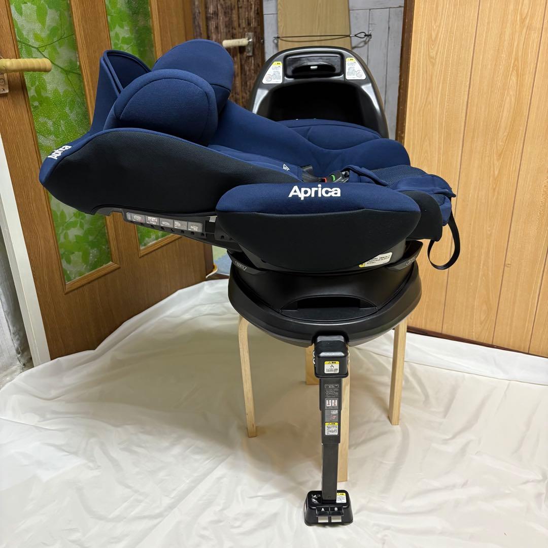 【超美品】アップリカ チャイルドシート ディアターン プラス ISOFIX AB