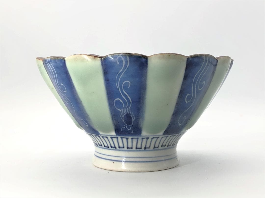 【 蕨手文豆彩高台鉢 】 仮託銘：成化年製 明朝末～清朝初期 中国古玩