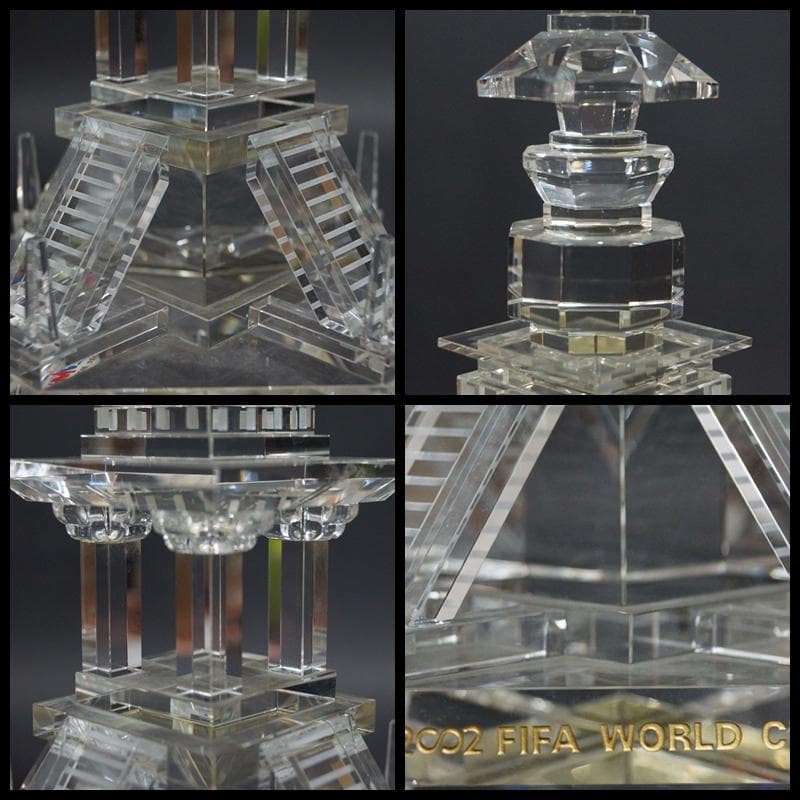 2002年FIFAワールドカップ日韓大会 記念『 慶州仏国寺塔』クリスタル製置物