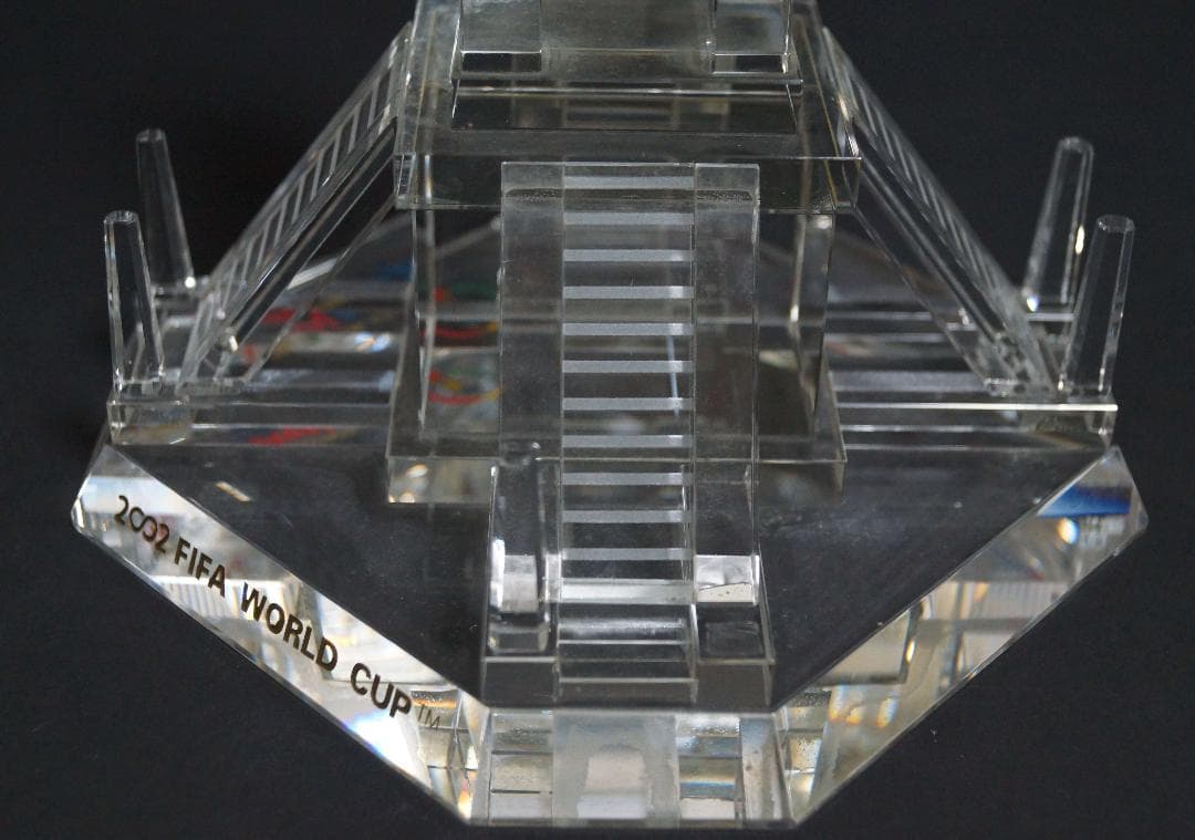 2002年FIFAワールドカップ日韓大会 記念『 慶州仏国寺塔』クリスタル製置物