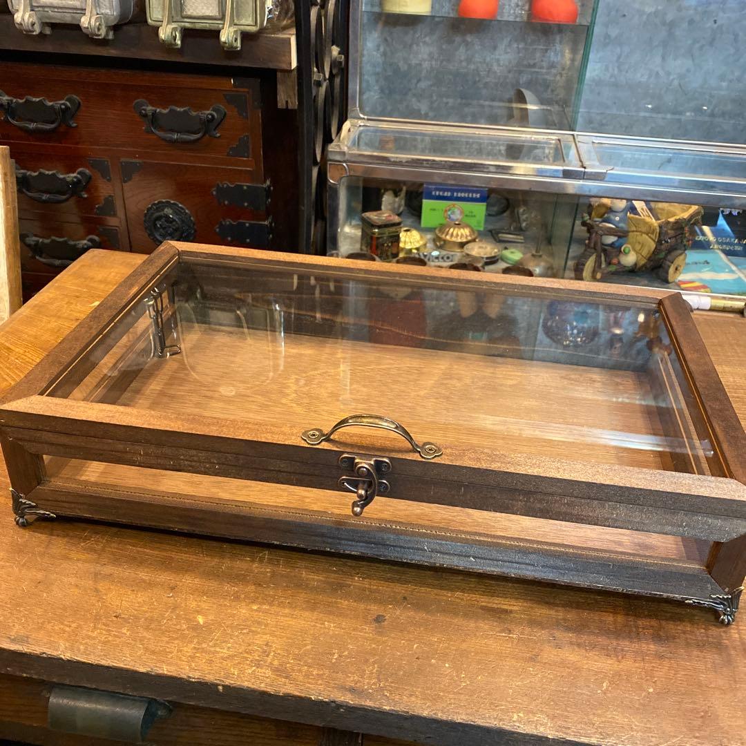 4面木製ガラスケース