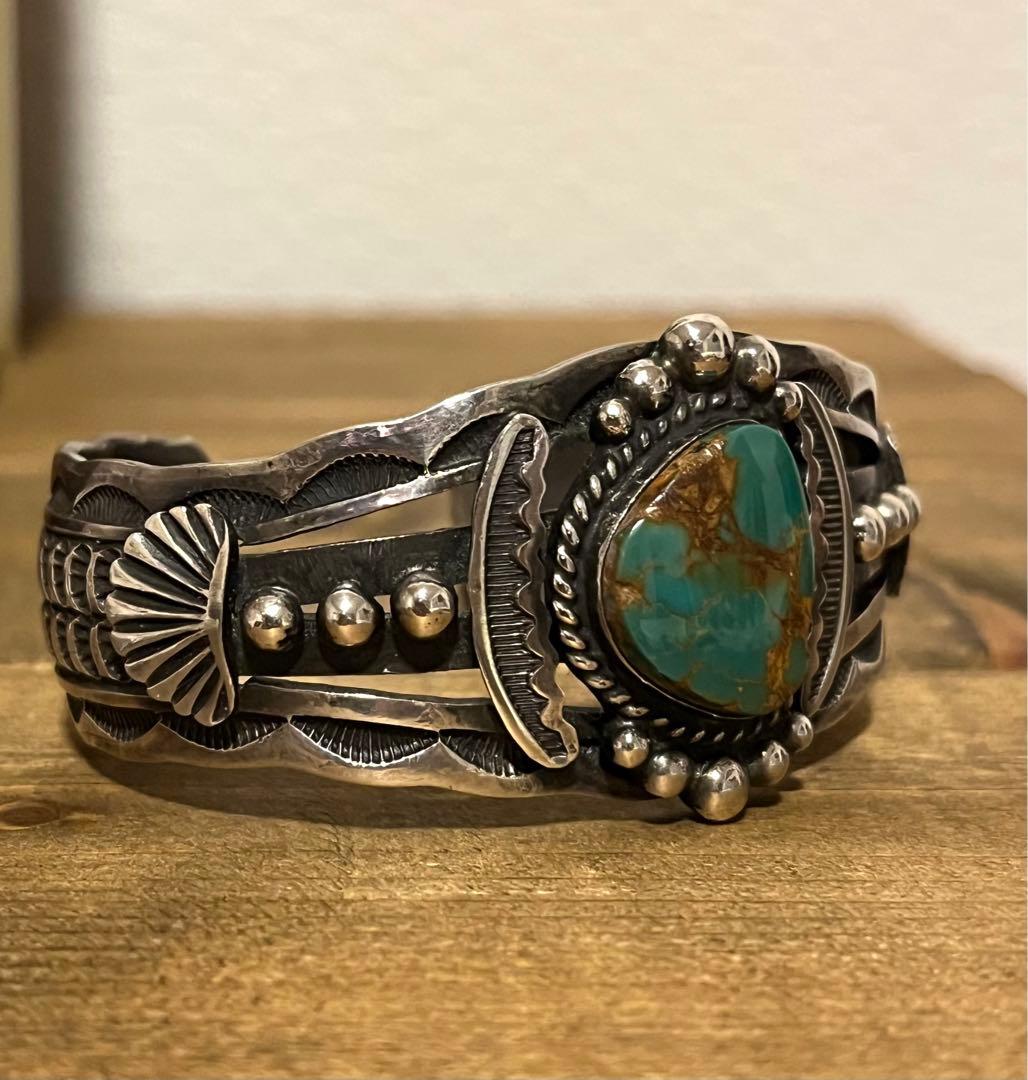 きれいなターコイズのバングル　インディアンジュエリー　navajo ナバホ