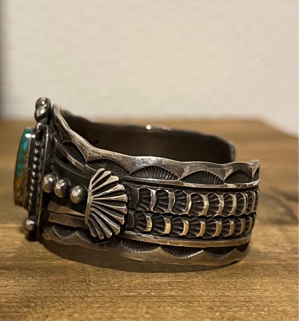 きれいなターコイズのバングル　インディアンジュエリー　navajo ナバホ