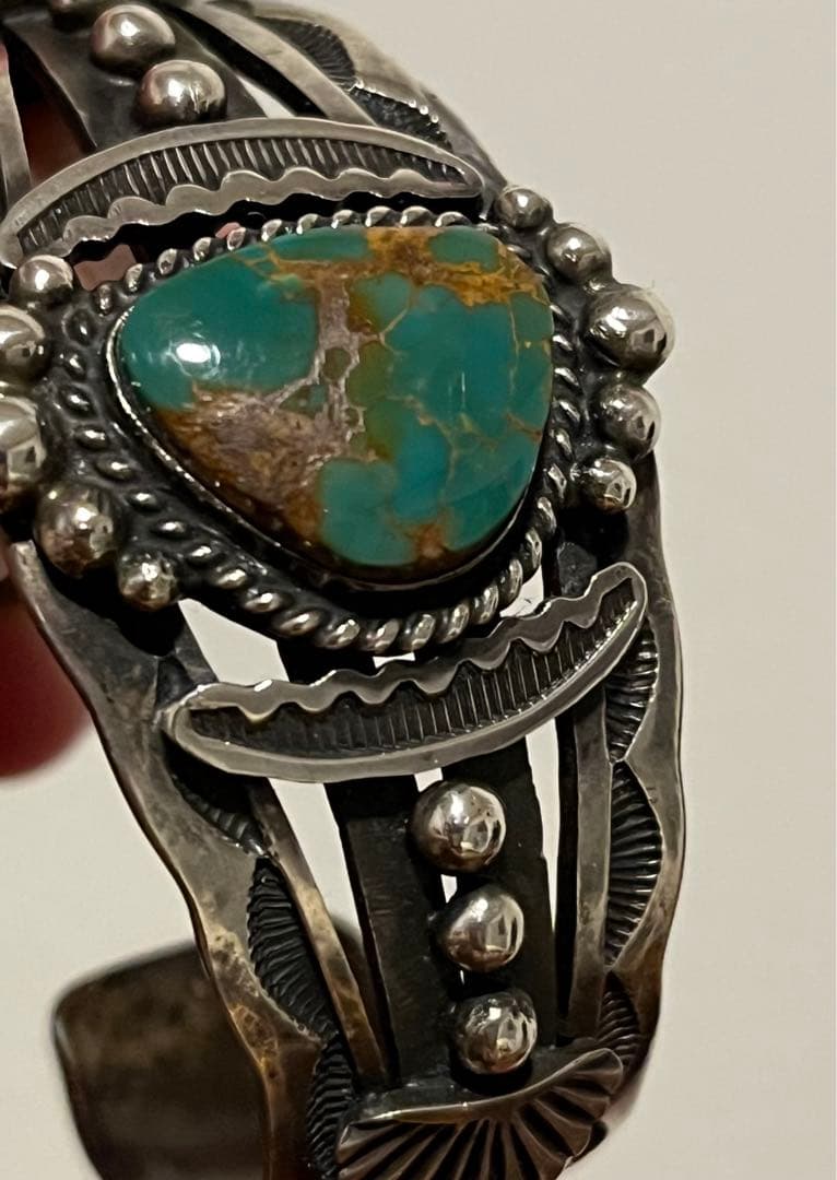 きれいなターコイズのバングル　インディアンジュエリー　navajo ナバホ