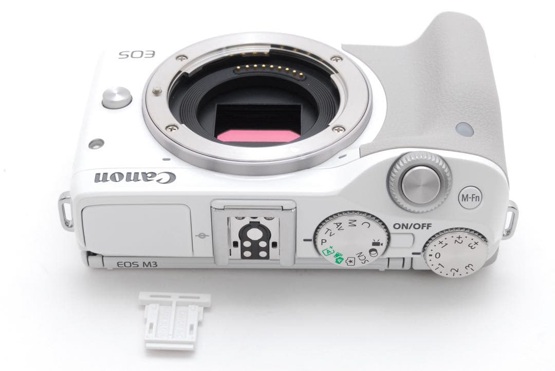 ✨極美品✨キャノン EOS M3❤️Wi-Fi&自撮り❤️小型軽量！