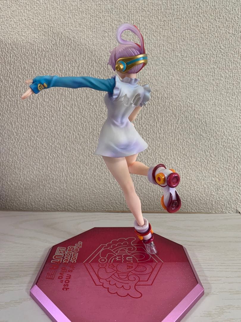 POP “RED-EDITION” “世界の歌姫” ウタ