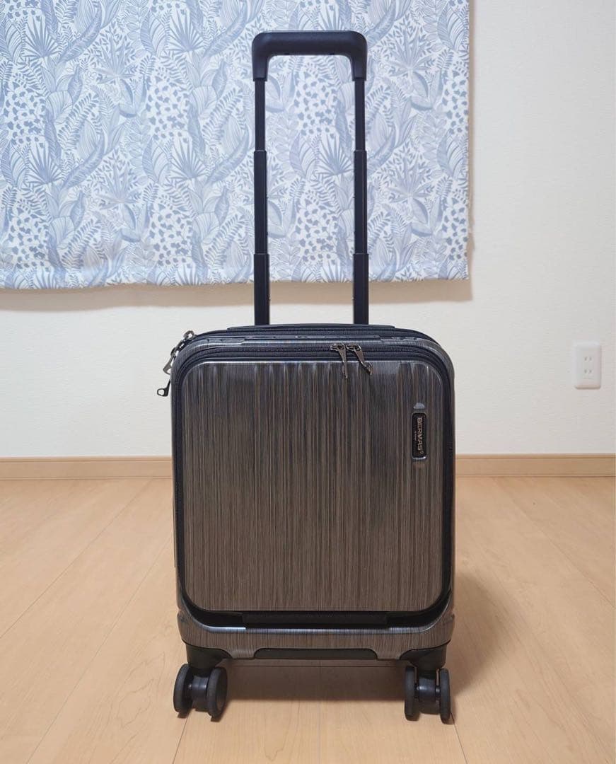 正規品 BERMAS INTER CITY フロントオープン 22L ブラック