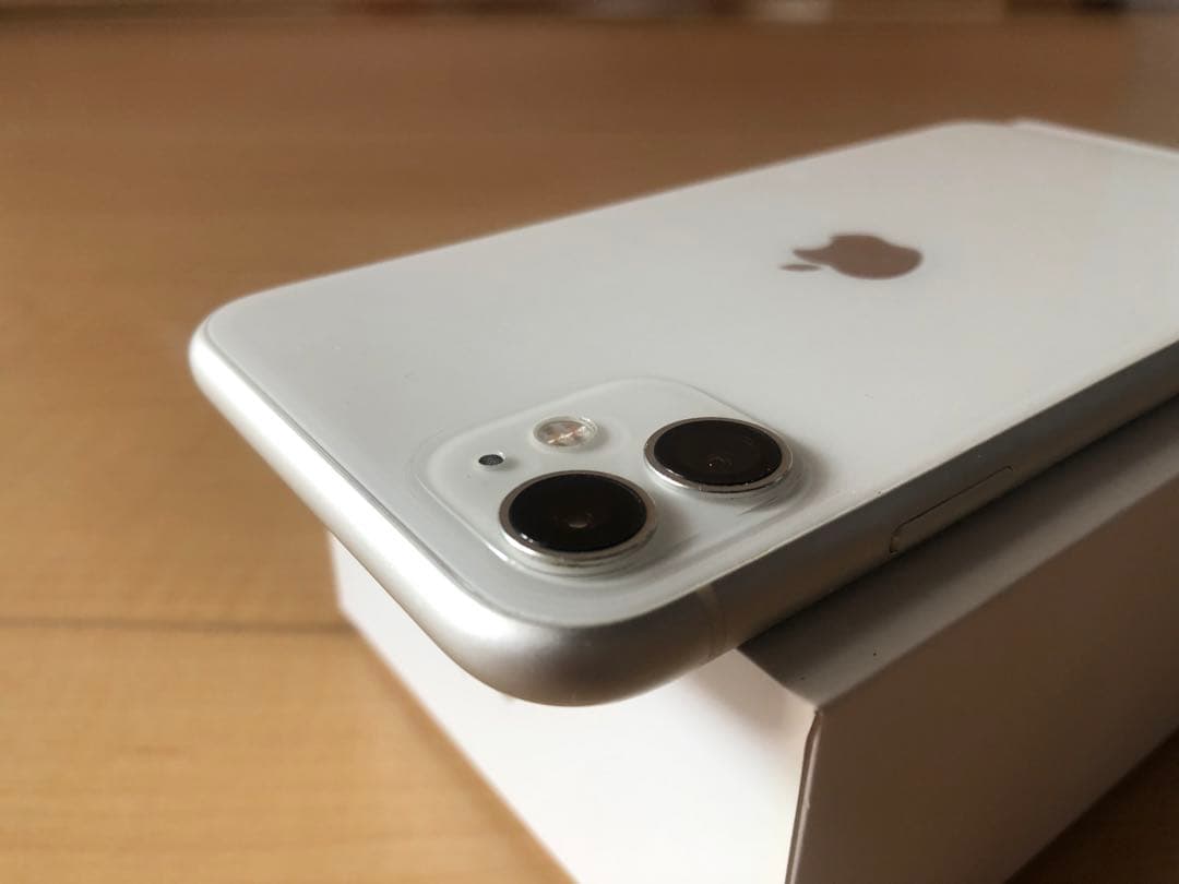 (美品)SIMフリー iPhone11 128GB ホワイト おまけ付